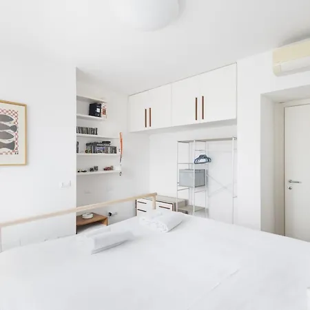 Easylife - Accogliente Dimora Con Balcone * Mediolan